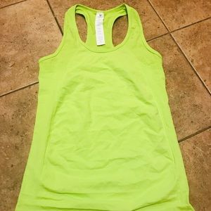 Fabletics highlighter green/yellow tank
